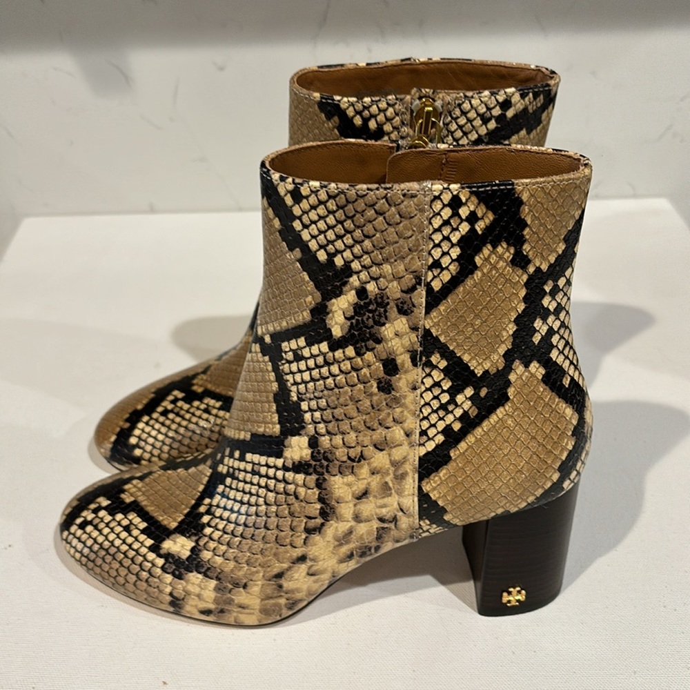 New Tory Burch leather booties in sand drift snake - Picture 6 of 11